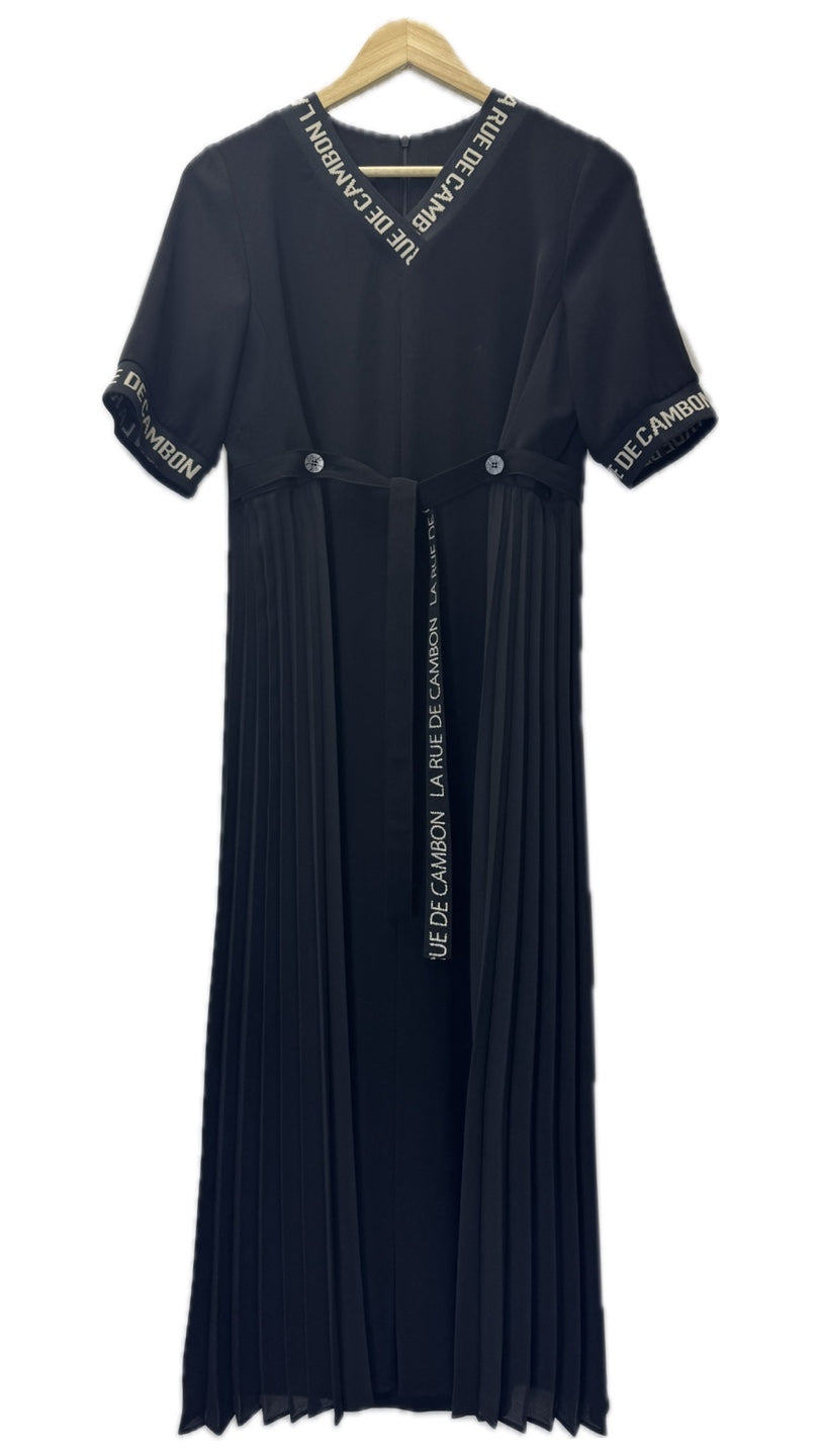 Soft Pleated Dress – Black